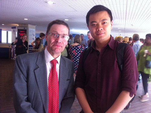 张登与伦敦大学教育研究院校长Chris Husbands合影