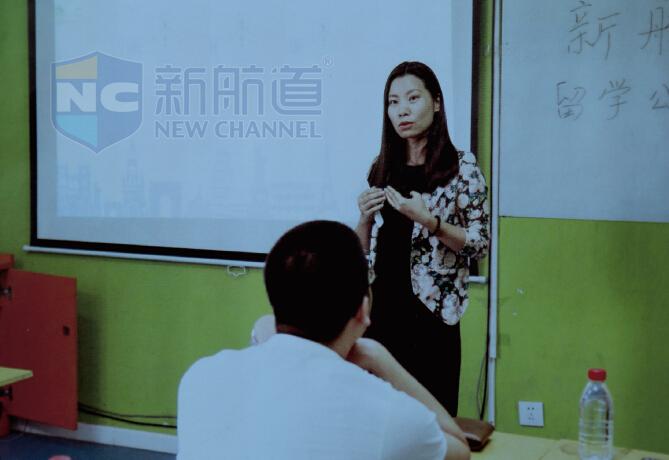 图 | 莫单玉,新航道国际教育集团留学服务中心总经理助理,中央人民广播电台特约评论员。