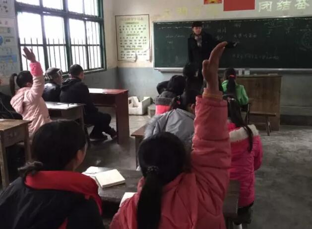 志愿者们走上讲台
