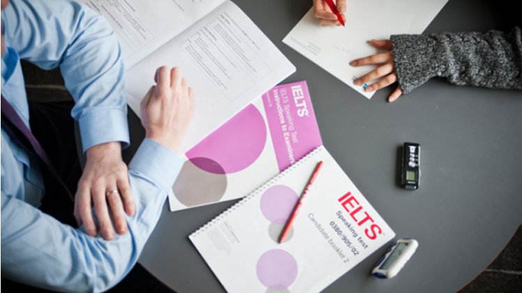 雅思考官不看我怎么办?