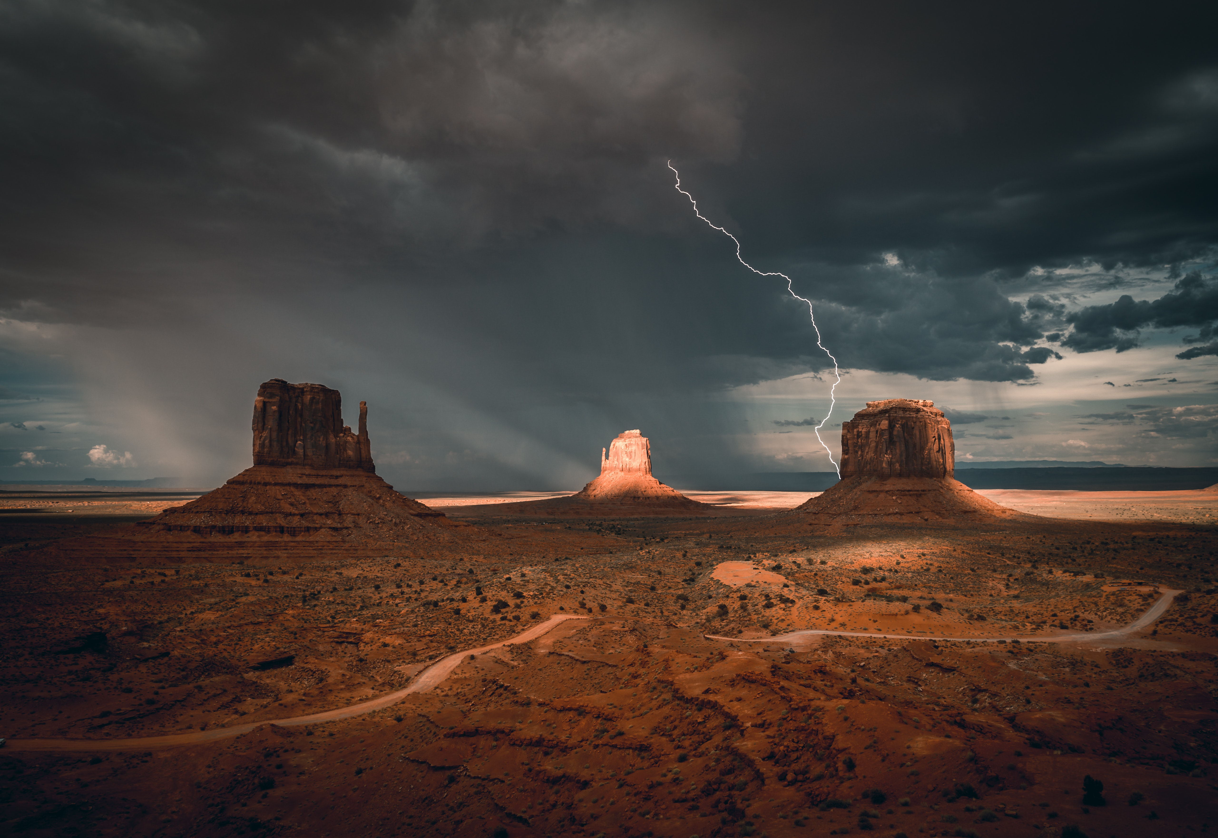 brown-landscape-under-grey-sky-3244513_看图王.jpg brown-landscape-under-grey-sky-3244513_看图王.jpg