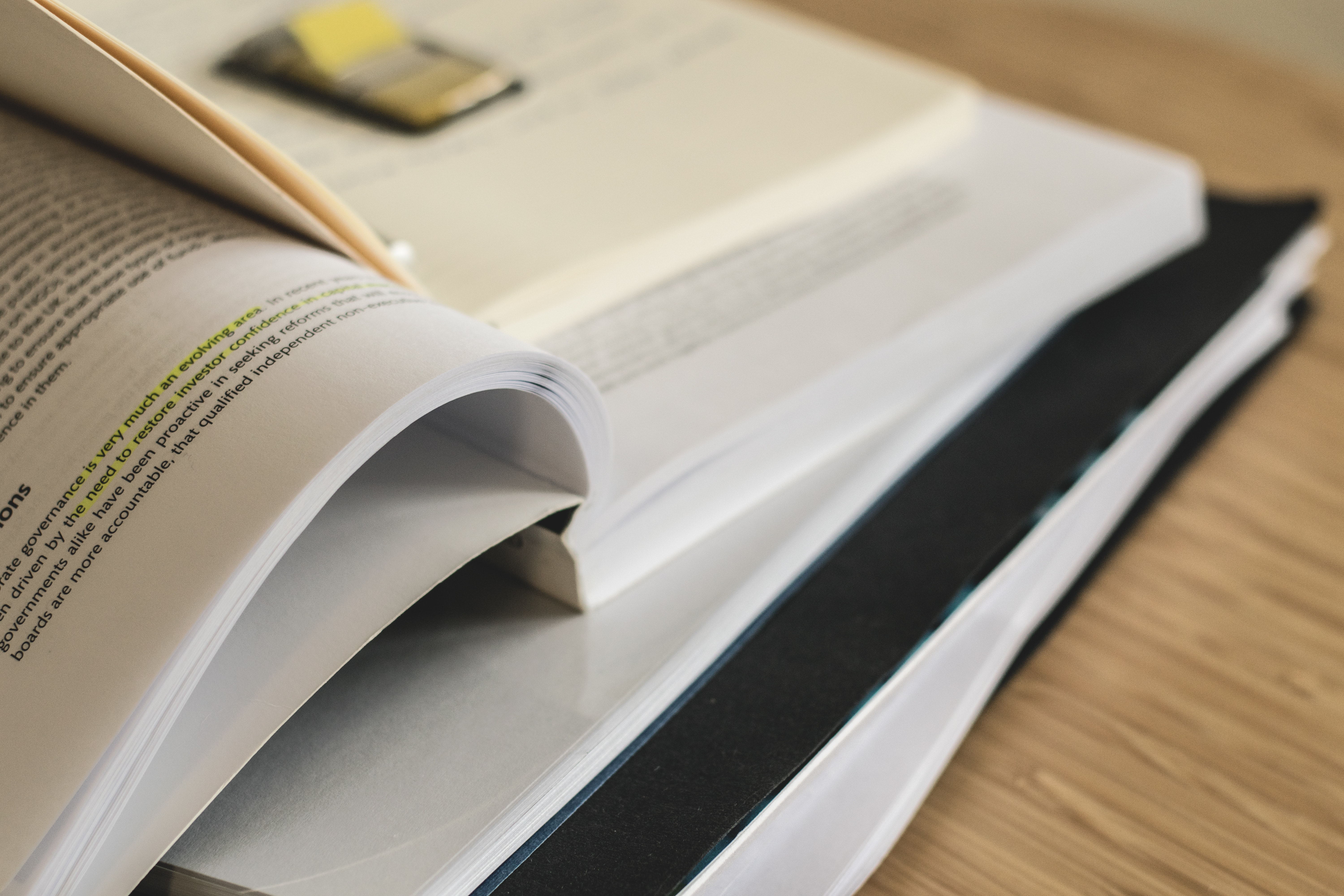 close-up-of-photo-of-books-327882 (1)_看图王.jpg close-up-of-photo-of-books-327882 (1)_看图王.jpg