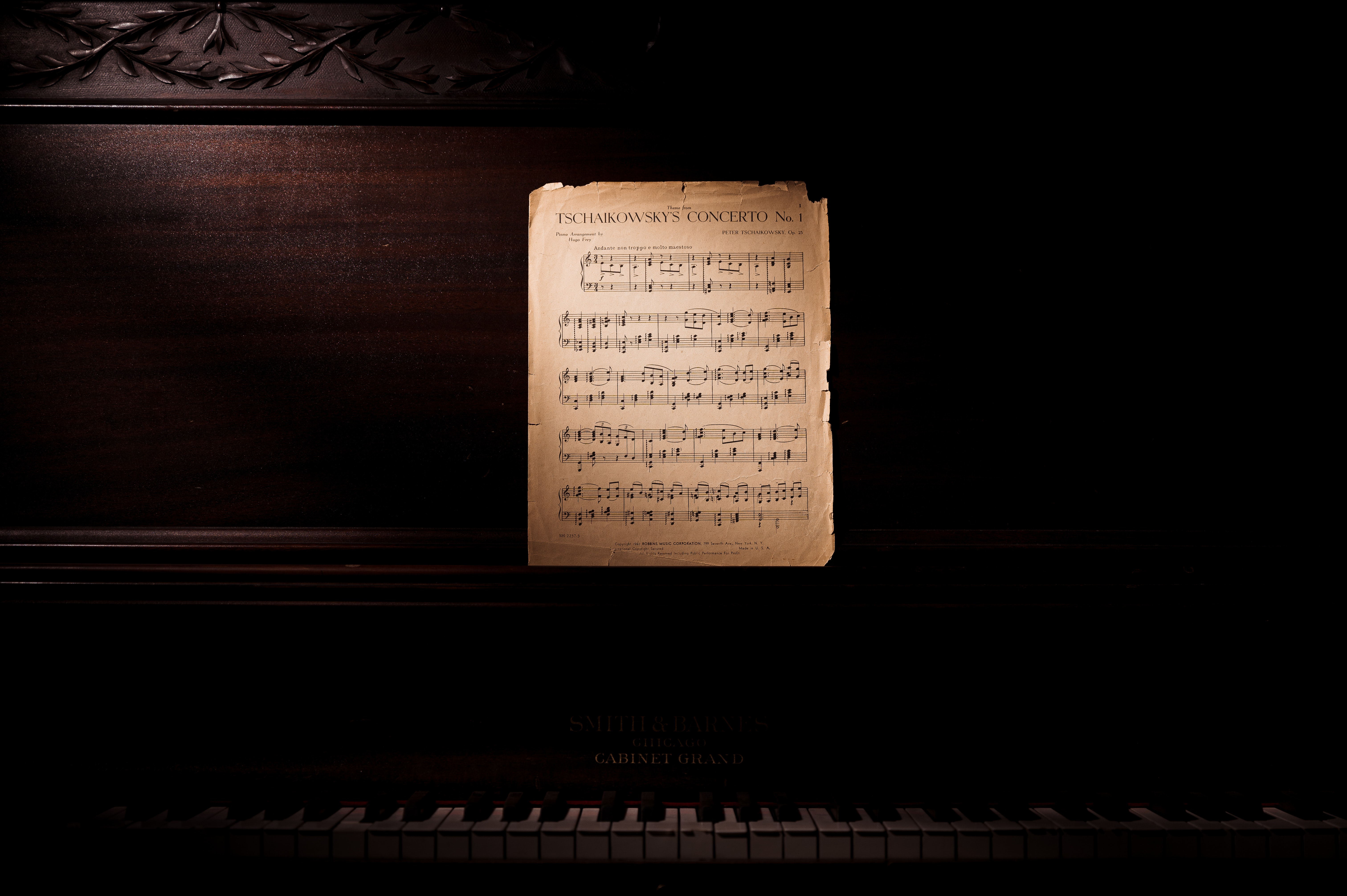 photo-of-music-notes-leaning-on-wooden-piano-3507989 (1)_看图王.jpg photo-of-music-notes-leaning-on-wooden-piano-3507989 (1)_看图王.jpg